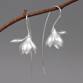 Flower-Silver-Dangle-latest-gold-earring-designs (5)